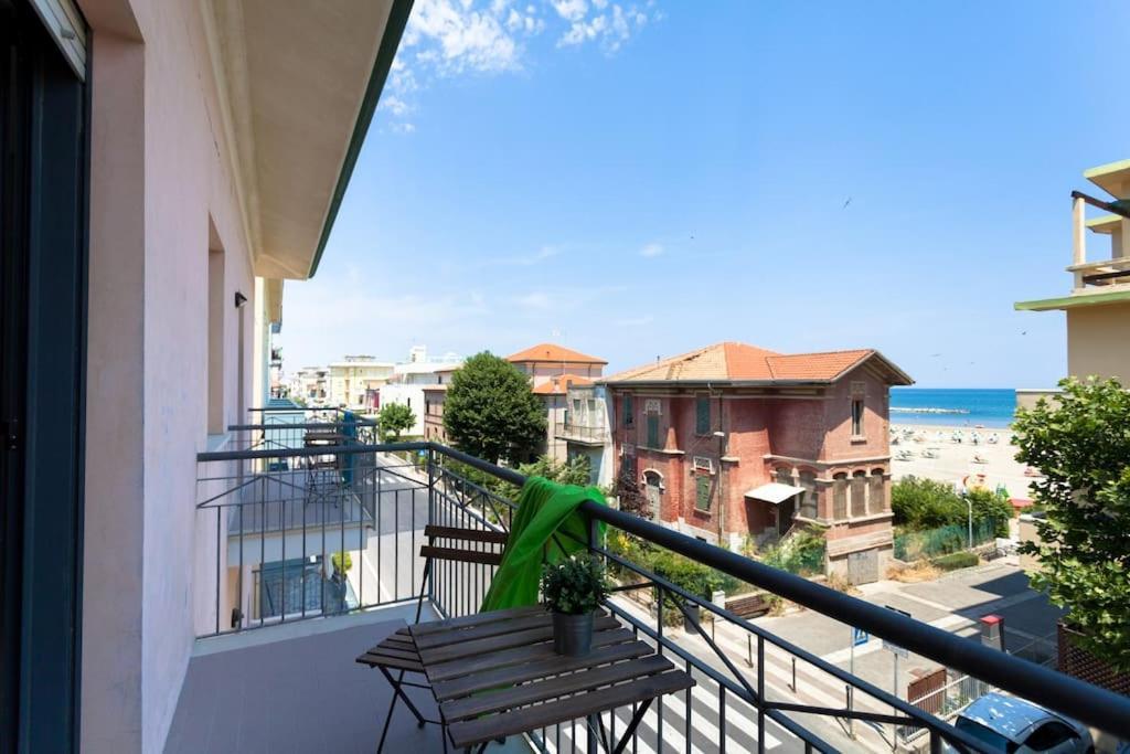 Beach House Holiday Apartments ริมินี ภายนอก รูปภาพ