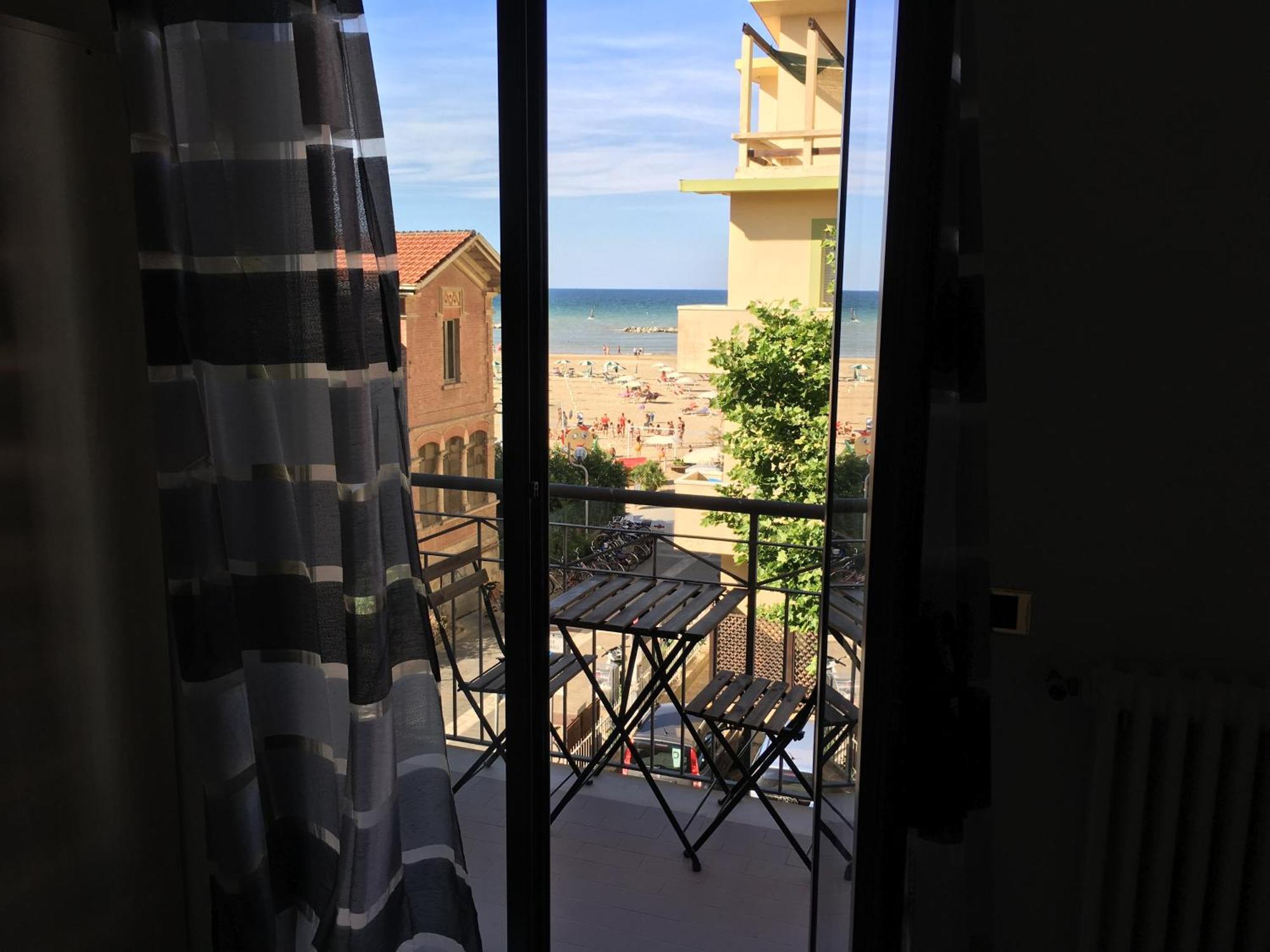 Beach House Holiday Apartments ริมินี ภายนอก รูปภาพ
