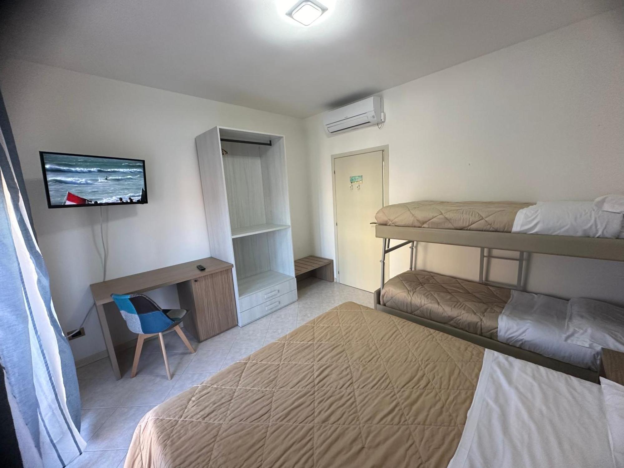 Beach House Holiday Apartments ริมินี ภายนอก รูปภาพ